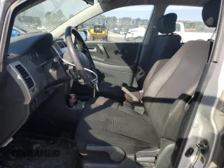 2005 Suzuki Aerio SX z VIN JS2RC61H755303931, wystawiony jako Copart lot #46796435 z przebiegiem 91 524 mil mil oraz Szkoda całkowita • Salvage title. Historia ofert i sprzedaży dostępna na DreamBid. Obrazek 7.