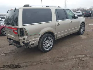 2017 Lincoln Navigator L Select with VIN 5LMJJ3JT5HEL02760, listed as a IAAI auction lot 41731254 with 189,007 mi miles. Bid and sale history available at carsss.com. Image 4.