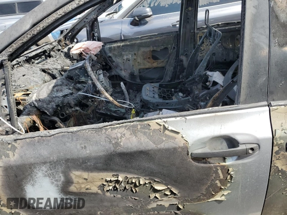 2014 Toyota Sienna L z VIN 5TDZK3DC1ES473465, wystawiony jako Copart lot #52207815 z przebiegiem Nie podano mil oraz Nie do naprawy • Non repairable. Historia ofert i sprzedaży dostępna na DreamBid. Obrazek 7.