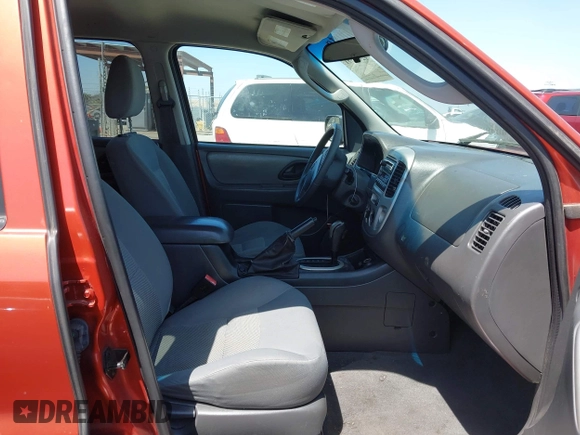 2006 Ford Escape XLT z VIN 1FMCU93126KD09603, wystawiony jako IAAI lot #42401991 z przebiegiem 124 167 mil mil oraz . Historia ofert i sprzedaży dostępna na DreamBid. Obrazek 5.