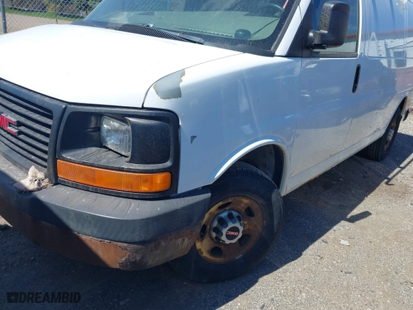 2008 GMC Savana Cargo Van with VIN 1GTGG25C781186098, listed as a IAAI auction lot 41969369 with 176,012 mi miles. Bid and sale history available at carsss.com. Image 6.