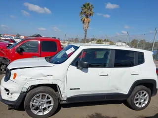 2023 Jeep Renegade Latitude with VIN ZACNJDB18PPP67161, listed as a IAAI auction lot 41954150 with 21,151 mi miles and . Bid and sale history available at DreamBid. Image 14.