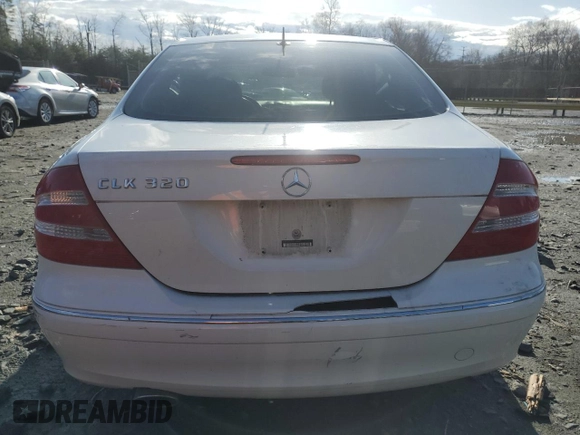 2005 Mercedes-Benz CLK 320 z VIN WDBTJ65J95F148455, wystawiony jako Copart lot #46661625 z przebiegiem 172 524 mil mil oraz Szkody całkowita. Historia ofert i sprzedaży dostępna na DreamBid. Obrazek 6.