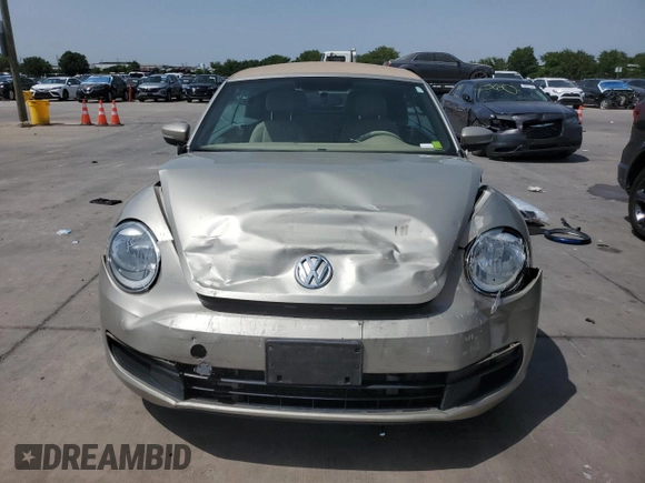2015 Volkswagen Beetle 1.8T с VIN 3VW517AT5FM804169, выставлен на аукционе Copart как лот 65981544 с пробегом 104 754 миль миль и Списание • Salvage title. История ставок и продаж доступна на DreamBid. Изображение 5.