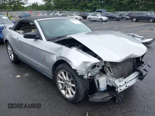 2011 Ford Mustang V6 с VIN 1ZVBP8EM9B5121479, выставлен на аукционе IAAI как лот 42709308 с пробегом 38 478 миль миль и . История ставок и продаж доступна на DreamBid. Изображение 1.