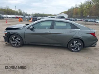 2024 Hyundai Elantra Limited с VIN KMHLP4DG8RU804328, выставлен на аукционе IAAI как лот 42009743 с пробегом 4 633 миль миль и . История ставок и продаж доступна на DreamBid. Изображение 14.