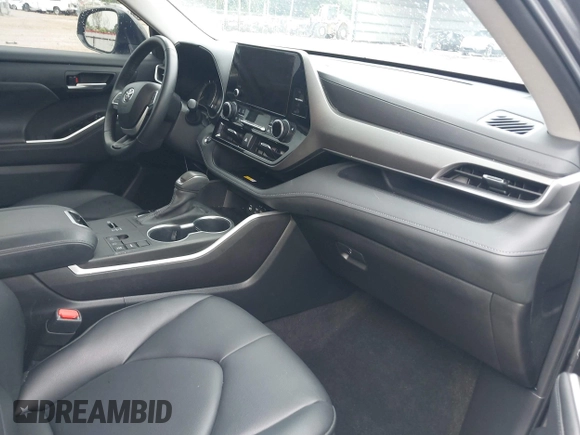 2023 Toyota Highlander L with VIN 5TDKDRAH8PS513610, listed as a IAAI auction lot 42474619 with 39,995 mi miles and . Bid and sale history available at DreamBid. Image 5.