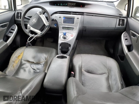 2012 Toyota Prius One z VIN JTDKN3DU3C5496928, wystawiony jako Copart lot #59702035 z przebiegiem 281 930 mil mil oraz Czysty tytuł • Clean title. Historia ofert i sprzedaży dostępna na DreamBid. Obrazek 8.