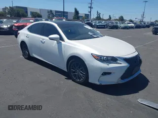 2018 Lexus ES with VIN 58ABK1GG8JU096535, listed as a IAAI auction lot 42009893 with 65,225 mi miles. Bid and sale history available at carsss.com. Image 1.