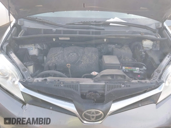 2018 Toyota Sienna LE Auto Access Seat with VIN 5TDKZ3DC2JS915905, listed as a IAAI auction lot 42027300 with 174,770 mi miles. Bid and sale history available at carsss.com. Image 10.
