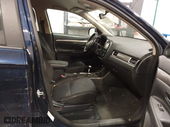 2014 Mitsubishi Outlander SE z VIN JA4AZ3A3XEZ002226, wystawiony jako IAAI lot #41701467 z przebiegiem 151 894 mil mil oraz . Historia ofert i sprzedaży dostępna na DreamBid. Obrazek 5.
