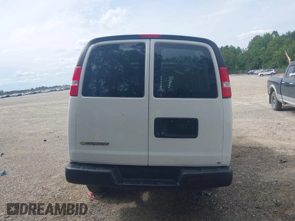 2020 Chevrolet Express Cargo with VIN 1GCWGAFP7L1128105, listed as a IAAI auction lot 42186923 with 183,036 mi miles and . Bid and sale history available at DreamBid. Image 16.