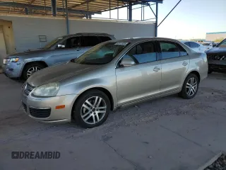 2005 Volkswagen Jetta 2.5L с VIN 3VWSF71K75M639543, выставлен на аукционе Copart как лот 52811025 с пробегом 221 793 миль миль и Списание • Salvage title. История ставок и продаж доступна на DreamBid. Изображение 1.