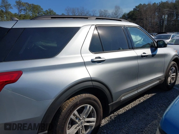 2024 Ford Explorer XLT with VIN 1FMSK7DH5RGA42479, listed as a IAAI auction lot 41667832 with 6,042 mi miles and . Bid and sale history available at DreamBid. Image 13.
