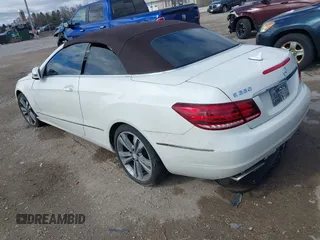 2014 Mercedes-Benz E-Class E 350 with VIN WDDKK5KF9EF241907, listed as a IAAI auction lot 42016399 with 84,650 mi miles. Bid and sale history available at carsss.com. Image 3.