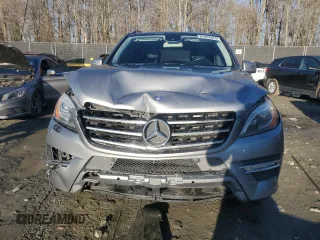 2012 Mercedes-Benz M 550 z VIN 4JGDA7DB9CA049890, wystawiony jako Copart lot #82862974 z przebiegiem 117 355 mil mil oraz Szkoda całkowita • Salvage title. Historia ofert i sprzedaży dostępna na DreamBid. Obrazek 5.