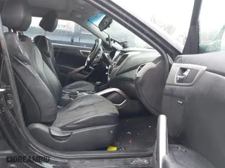 2015 Hyundai Veloster RE:FLEX with VIN KMHTC6AD2FU229849, listed as a IAAI auction lot 41705641 with 170,591 mi miles. Bid and sale history available at carsss.com. Image 5.
