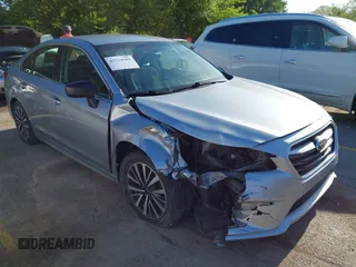 2019 Subaru Legacy z VIN 4S3BNAB60K3035947, wystawiony jako IAAI lot #42124989 z przebiegiem 67 729 mil mil oraz . Historia ofert i sprzedaży dostępna na DreamBid. Obrazek 1.