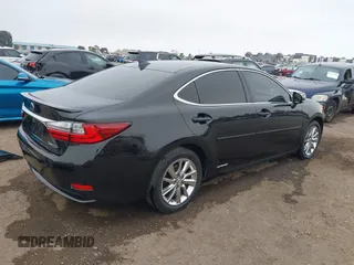 2016 Lexus ES 300h z VIN JTHBW1GG0G2108888, wystawiony jako IAAI lot #42359607 z przebiegiem 119 473 mil mil oraz . Historia ofert i sprzedaży dostępna na DreamBid. Obrazek 4.