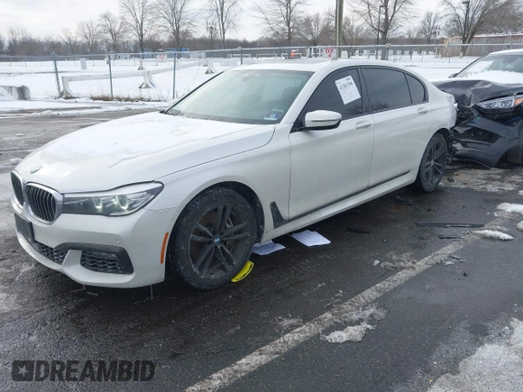 2018 BMW 7 Series 740i xDrive with VIN WBA7E4C59JGV23876, listed as a IAAI auction lot 41381398 with 106,675 mi miles. Bid and sale history available at carsss.com. Image 17.