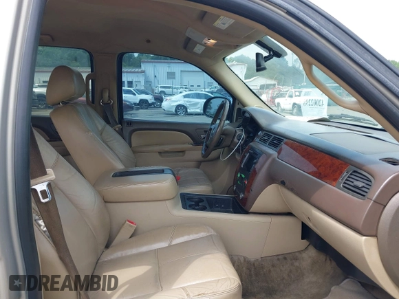 2010 Chevrolet Tahoe LT с VIN 1GNUCBE09AR216446, выставлен на аукционе IAAI как лот 42002298 с пробегом 278 738 миль миль и . История ставок и продаж доступна на DreamBid. Изображение 5.