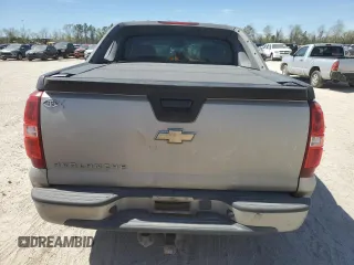 2008 Chevrolet Avalanche LS z VIN 3GNEC12J58G258506, wystawiony jako Copart lot #49299675 z przebiegiem 142 056 mil mil oraz Szkoda całkowita • Salvage title. Historia ofert i sprzedaży dostępna na DreamBid. Obrazek 6.