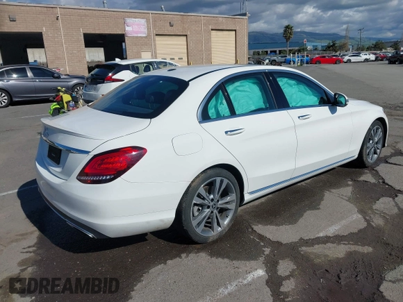 2019 Mercedes-Benz C 300 z VIN 55SWF8DB0KU318691, wystawiony jako IAAI lot #41751526 z przebiegiem 63 608 mil mil oraz . Historia ofert i sprzedaży dostępna na DreamBid. Obrazek 4.