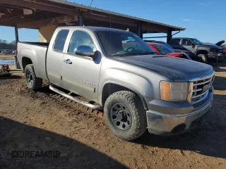 2008 GMC Sierra 1500 Work Truck z VIN 2GTEC19C081260592, wystawiony jako Copart lot #88250165 z przebiegiem 298 483 mil mil oraz Szkoda całkowita • Salvage title. Historia ofert i sprzedaży dostępna na DreamBid. Obrazek 4.