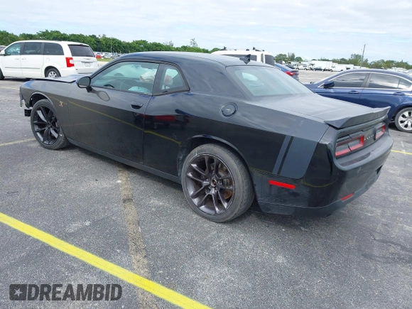 2016 Dodge Challenger R/T Scat Pack z VIN 2C3CDZFJ2GH254938, wystawiony jako IAAI lot #40888589 z przebiegiem 114 582 mil mil oraz . Historia ofert i sprzedaży dostępna na DreamBid. Obrazek 3.
