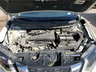 2017 Nissan Rogue SV z VIN JN8AT2MTXHW131526, wystawiony jako Copart lot #52114375 z przebiegiem 132 810 mil mil oraz Czysty tytuł • Clean title. Historia ofert i sprzedaży dostępna na DreamBid. Obrazek 12.