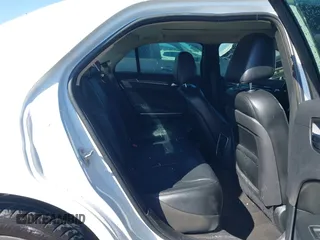 2016 Chrysler 300 Limited with VIN 2C3CCAAG2GH211782, listed as a IAAI auction lot 41718191 with 127,836 mi miles. Bid and sale history available at carsss.com. Image 8.