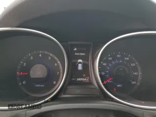 2013 Hyundai Santa Fe Sport z VIN 5XYZWDLA8DG083808, wystawiony jako Copart lot #53886295 z przebiegiem 145 964 mil mil oraz Czysty tytuł • Clean title. Historia ofert i sprzedaży dostępna na DreamBid. Obrazek 9.