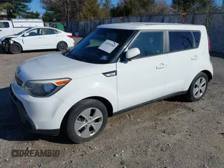 2015 Kia Soul with VIN KNDJN2A23F7136379, listed as a IAAI auction lot 41853304 with 90,697 mi miles. Bid and sale history available at carsss.com. Image 2.