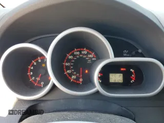 2009 Pontiac Vibe GT with VIN 5Y2SR670X9Z402656, listed as a Copart auction lot 86394554 with 118,124 mi miles and Salvage Title. Bid and sale history available at carsss.com. Image 9.