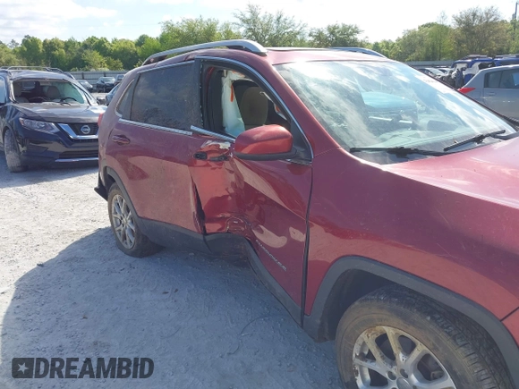 2017 Jeep Cherokee Latitude with VIN 1C4PJLCS6HW604607, listed as a IAAI auction lot 42026228 with 164,934 mi miles and . Bid and sale history available at carsss.com. Image 6.