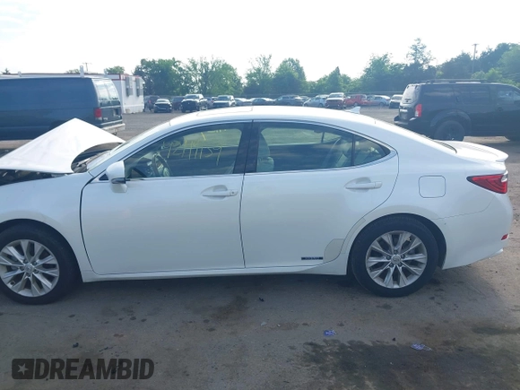 2013 Lexus ES 300h with VIN JTHBW1GG9D2026119, listed as a IAAI auction lot 42199139 with 187,412 mi miles and . Bid and sale history available at DreamBid. Image 15.