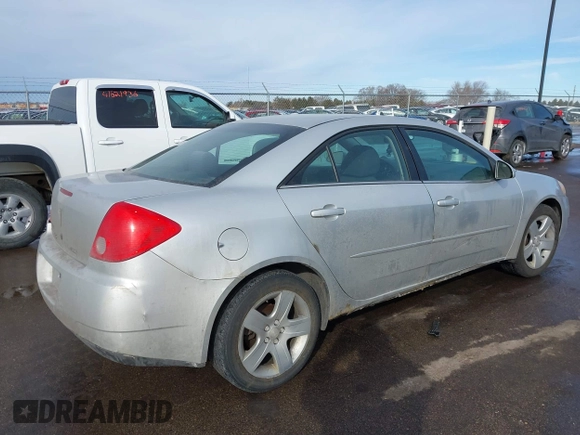 2010 Pontiac G6 w/1SC with VIN 1G2ZA5E00A4117179, listed as a IAAI auction lot 41636621 with 1 mi miles. Bid and sale history available at carsss.com. Image 4.