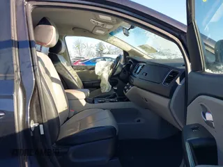 2020 Kia Sedona EX with VIN KNDMB5C11L6642600, listed as a IAAI auction lot 41332168 with 83,302 mi miles. Bid and sale history available at carsss.com. Image 5.