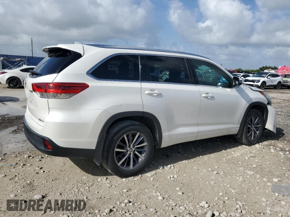 2017 Toyota Highlander XLE with VIN 5TDJZRFH2HS397442, listed as a Copart auction lot 60842085 with 109,891 mi miles and Salvage title. Bid and sale history available at DreamBid. Image 3.