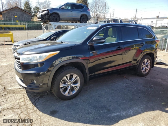 2015 Toyota Highlander XLE with VIN 5TDJKRFH1FS097411, listed as a Copart auction lot 47057575 with 197,139 mi miles and Salvage Title. Bid and sale history available at carsss.com. Image 1.