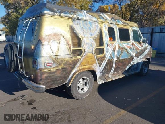 1984 Chevrolet Chevy Van z VIN 1GBEG25H7E7200890, wystawiony jako IAAI lot #40813919 z przebiegiem 17 719 mil mil oraz . Historia ofert i sprzedaży dostępna na DreamBid. Obrazek 4.