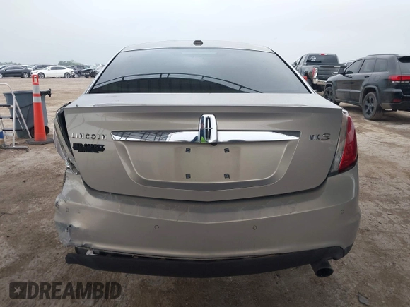 2009 Lincoln MKS z VIN 1LNHM93R39G634750, wystawiony jako IAAI lot #42179995 z przebiegiem 166 151 mil mil oraz . Historia ofert i sprzedaży dostępna na DreamBid. Obrazek 17.