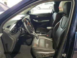 2022 Buick Encore GX Essence z VIN KL4MMFSL6NB106457, wystawiony jako Copart lot #57597985 z przebiegiem 48 601 mil mil oraz Szkoda całkowita • Salvage title. Historia ofert i sprzedaży dostępna na DreamBid. Obrazek 7.