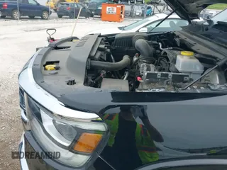 2020 Ram 1500 Laramie z VIN 1C6SRFJT4LN150587, wystawiony jako IAAI lot #42459574 z przebiegiem 54 130 mil mil oraz . Historia ofert i sprzedaży dostępna na DreamBid. Obrazek 19.