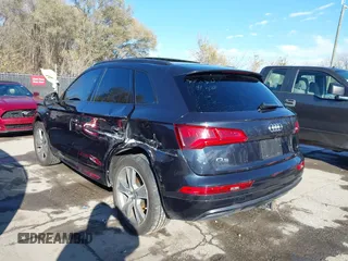 2020 Audi Q5 Premium Plus with VIN WA1BNAFY3L2071645, listed as a IAAI auction lot 40912823 with 86,114 mi miles. Bid and sale history available at carsss.com. Image 3.