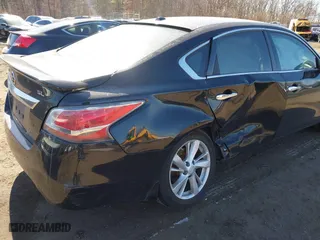2014 Nissan Altima 2.5 SV with VIN 1N4AL3AP8EC415930, listed as a IAAI auction lot 41640887 with 269,232 mi miles. Bid and sale history available at carsss.com. Image 13.