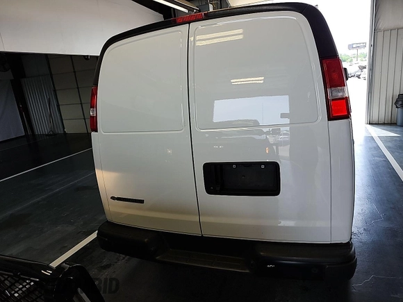 2021 Chevrolet Express Cargo with VIN 1GCWGAFP7M1312641, listed as a IAAI auction lot 42672824 with 78,836 mi miles and . Bid and sale history available at DreamBid. Image 21.