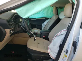 2022 Ford Escape SE z VIN 1FMCU9G64NUB12148, wystawiony jako Copart lot #55579075 z przebiegiem 89 435 mil mil oraz Szkoda całkowita • Salvage title. Historia ofert i sprzedaży dostępna na DreamBid. Obrazek 7.