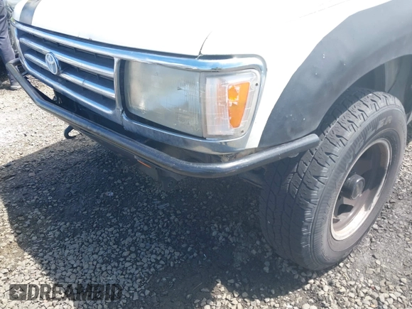 1993 Toyota T100 z VIN JT4VD20C1P0010434, wystawiony jako IAAI lot #42270410 z przebiegiem 263 632 mil mil oraz . Historia ofert i sprzedaży dostępna na DreamBid. Obrazek 6.