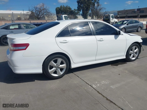 2011 Toyota Camry LE with VIN 4T1BK3EK5BU614516, listed as a IAAI auction lot 41713243 with 287,576 mi miles. Bid and sale history available at carsss.com. Image 4.